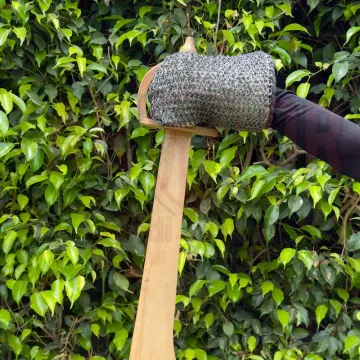 \\N